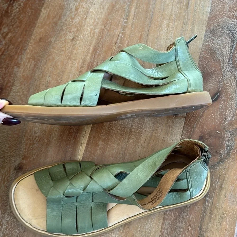 Born Iwa Sandal Woven Green size 6